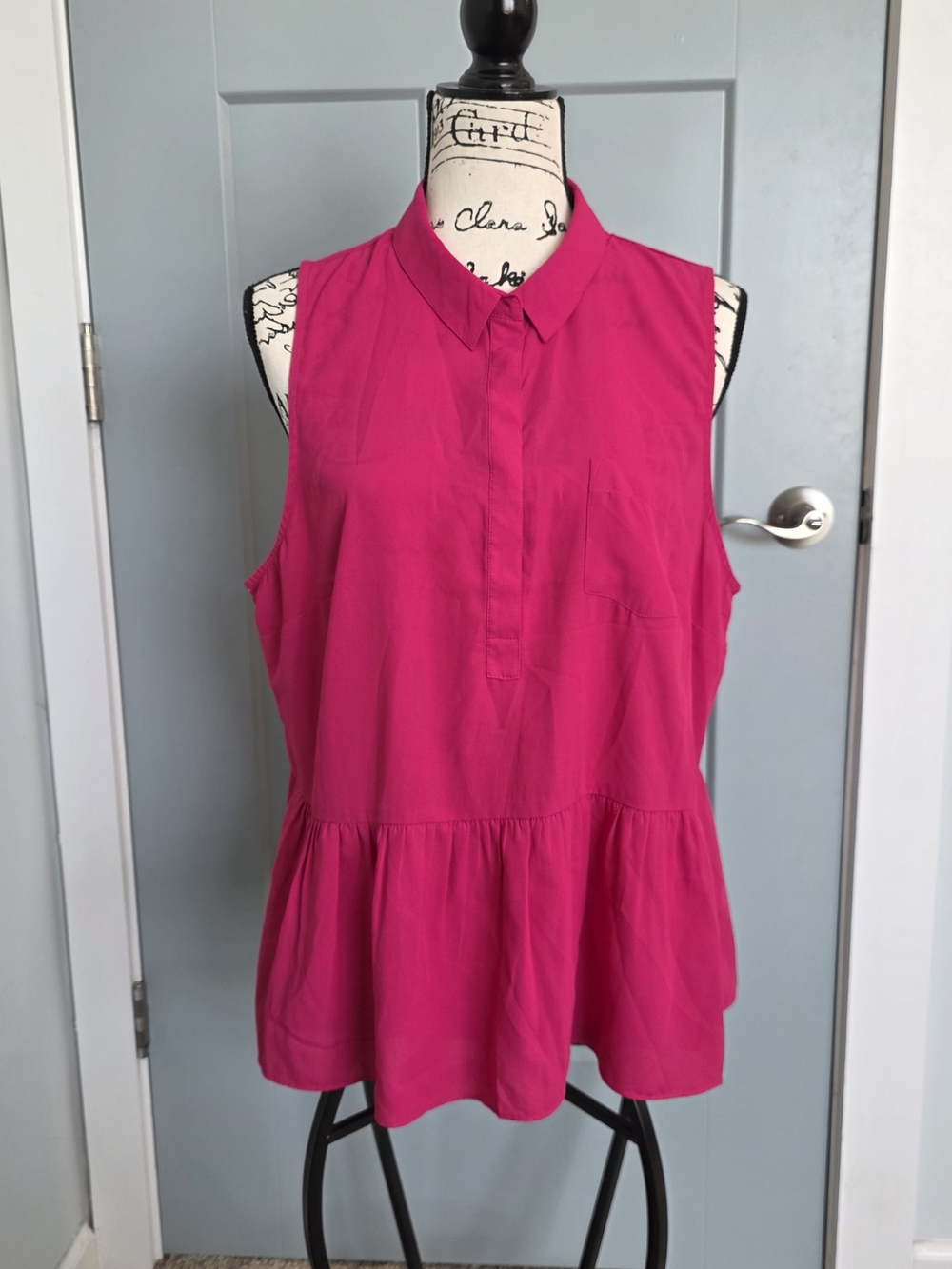 American Eagle Magenta Pink Peplum Top Sleeveless Button Down Blouse Size XL EPO
